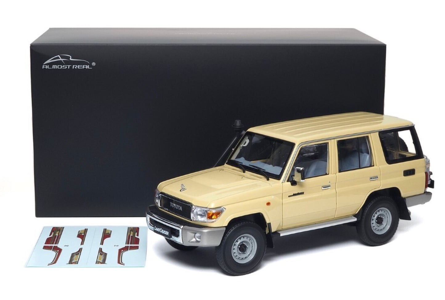 Almost Real 1:18 - TOYOTA LAND CRUISER 76 2017 CREAM