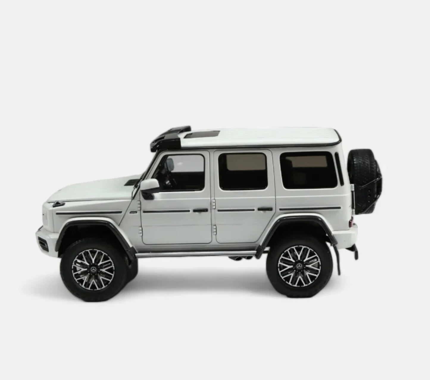 NZG 1:18 - Mercedes AMG G 63 4x4² Standard, opalithwhite