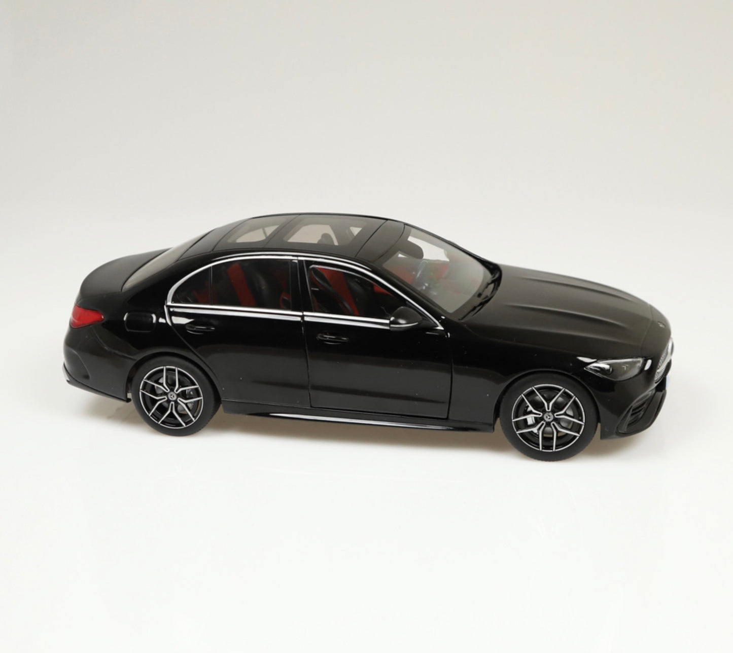 NZG 1:18 - Mercedes-Benz C-Class W206 obsidian black metallic