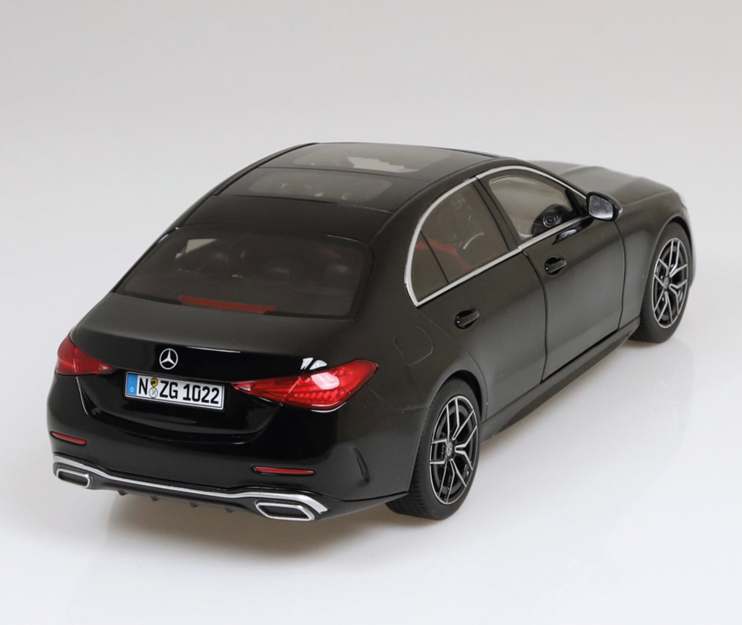 NZG 1:18 - Mercedes-Benz C-Class W206 obsidian black metallic