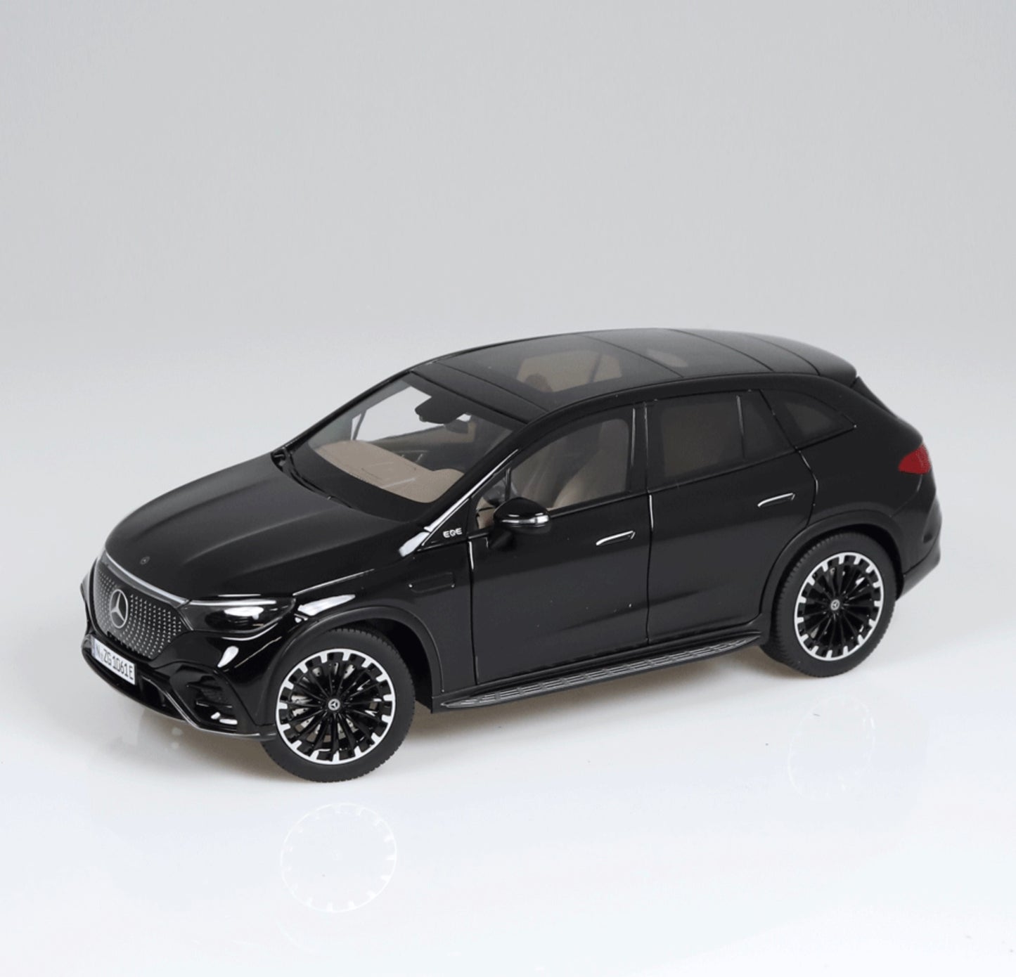 NZG 1:18 - Mercedes-Benz EQE SUV, AMG Line - obsidian black