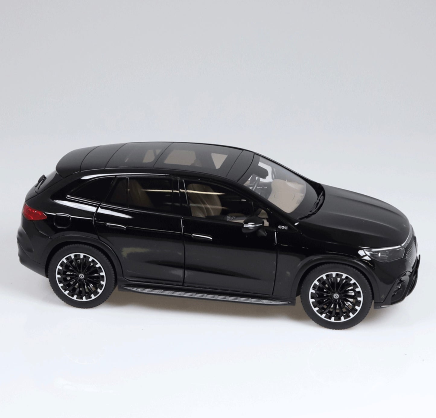 NZG 1:18 - Mercedes-Benz EQE SUV, AMG Line - obsidian black