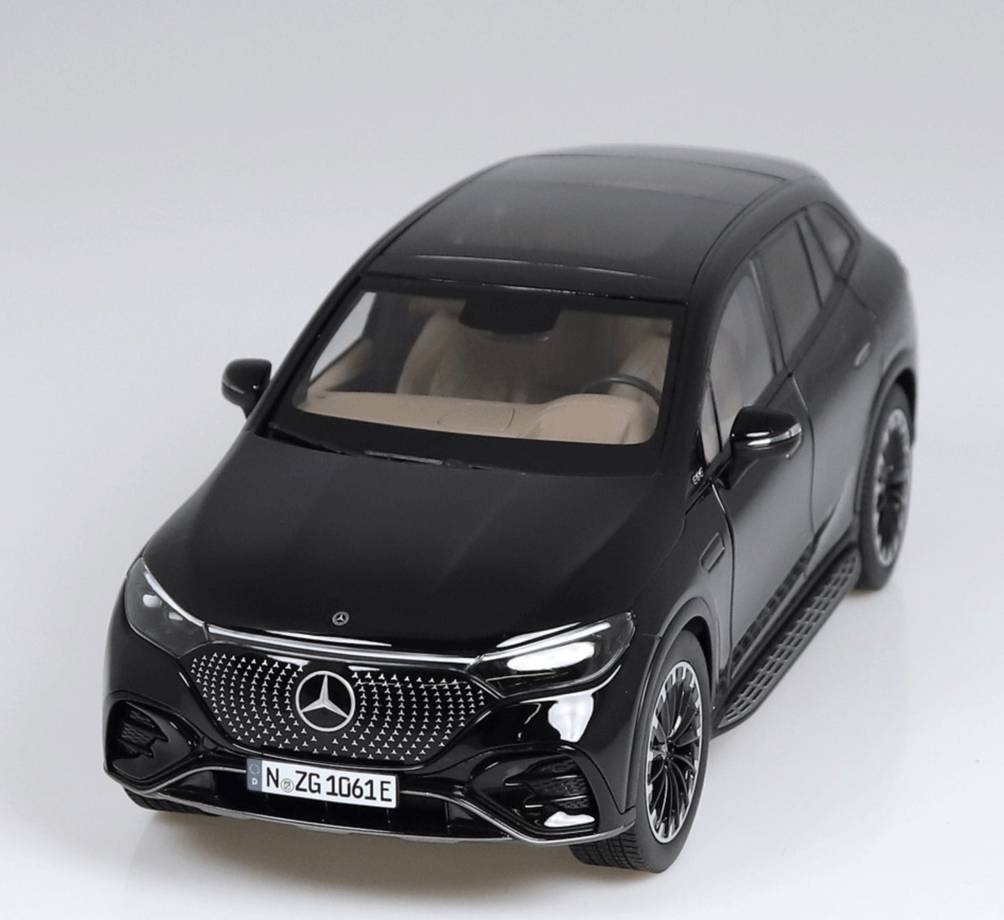 NZG 1:18 - Mercedes-Benz EQE SUV, AMG Line - obsidian black