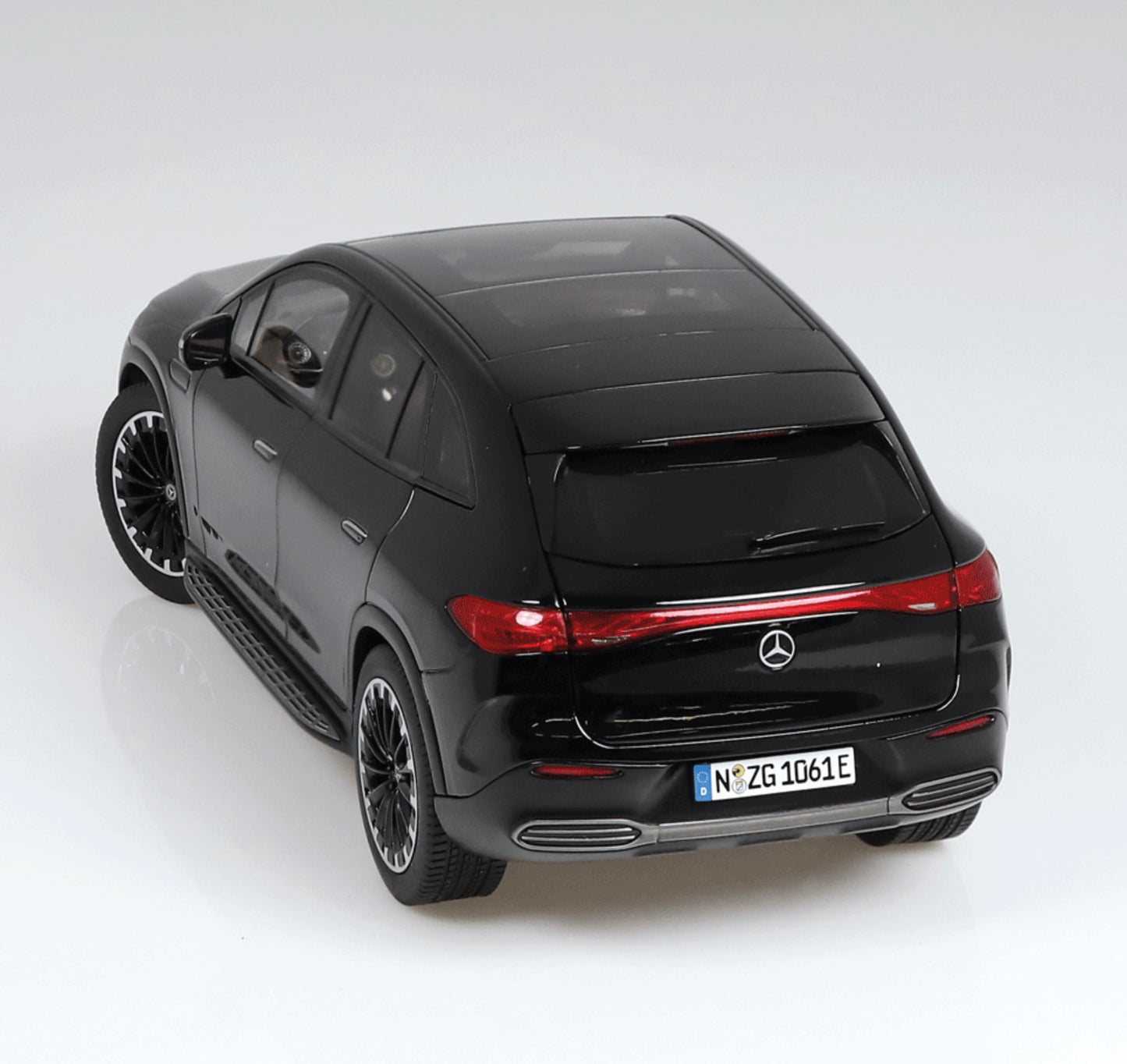NZG 1:18 - Mercedes-Benz EQE SUV, AMG Line - obsidian black