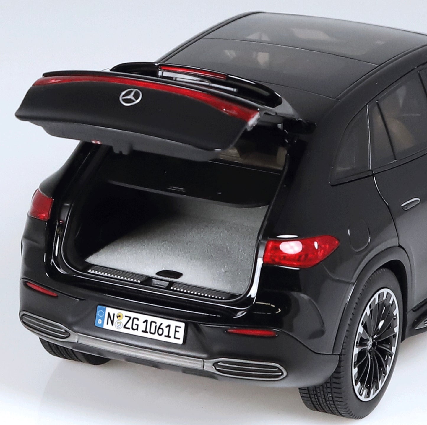 NZG 1:18 - Mercedes-Benz EQE SUV, AMG Line - obsidian black