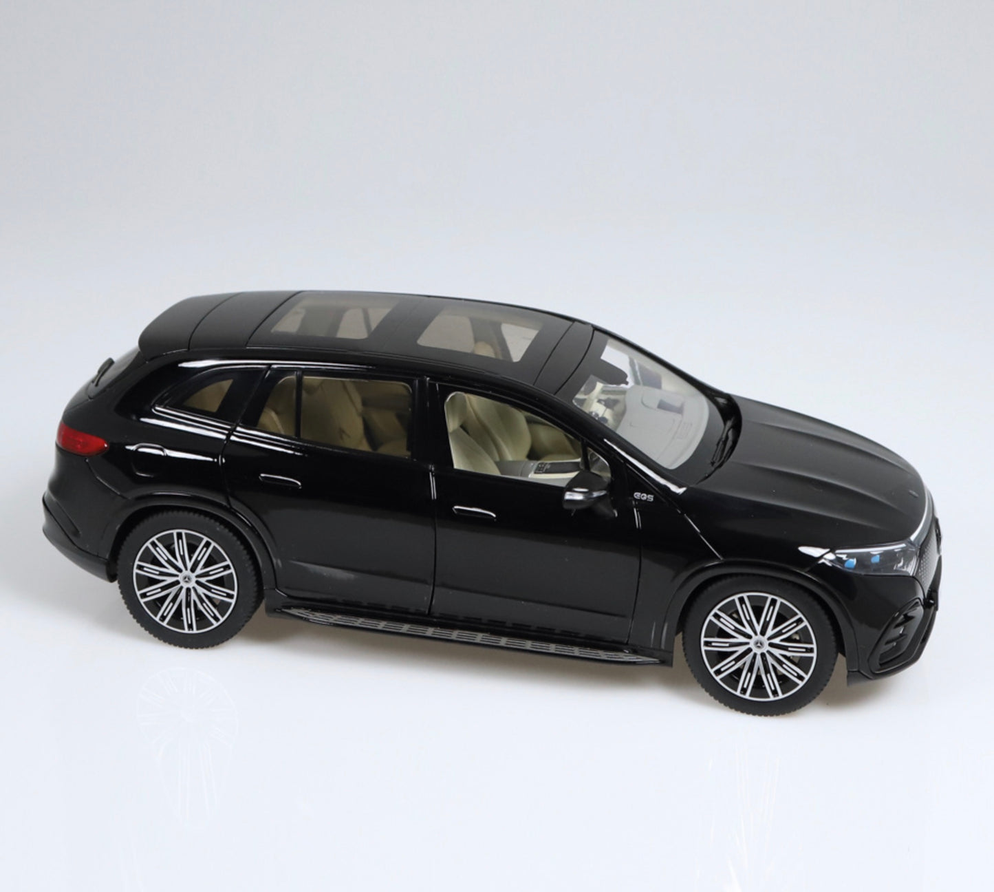 NZG 1:18 - Mercedes-Benz EQS SUV, AMG Line - obsidianblack