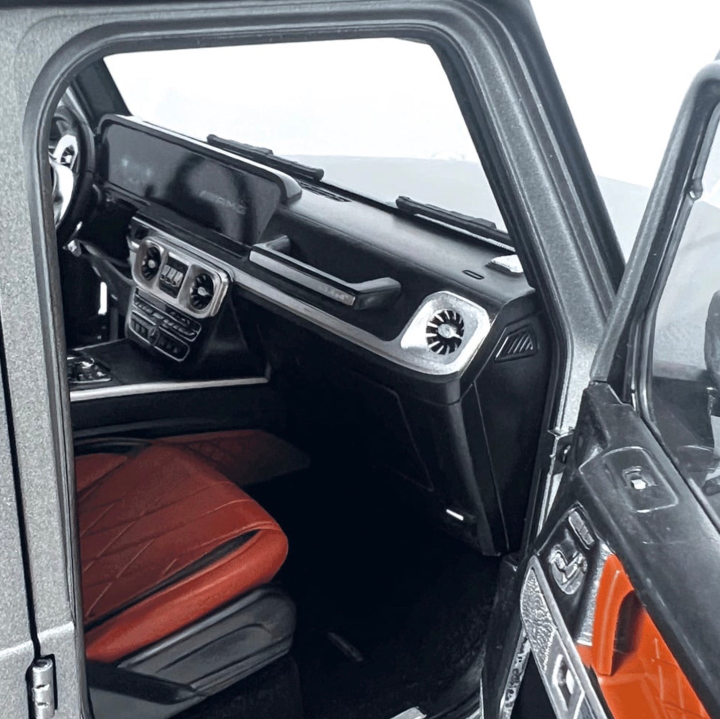 NZG 1:12 - Mercedes AMG G 63 4x4² W463 Standard, platin magno