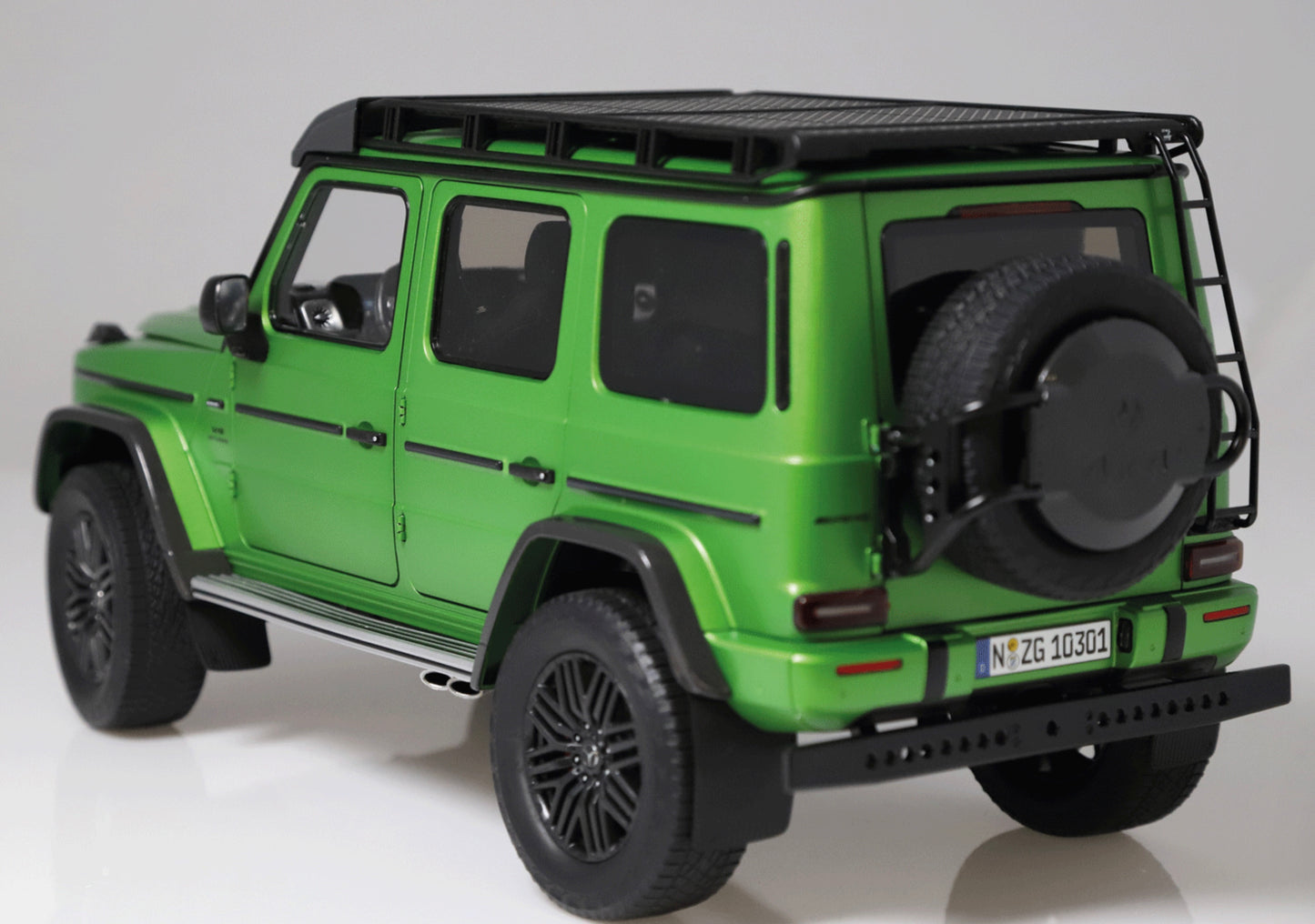 NZG 1:12 - Mercedes AMG G 63 4x4² W463 Offroad, green hell magno