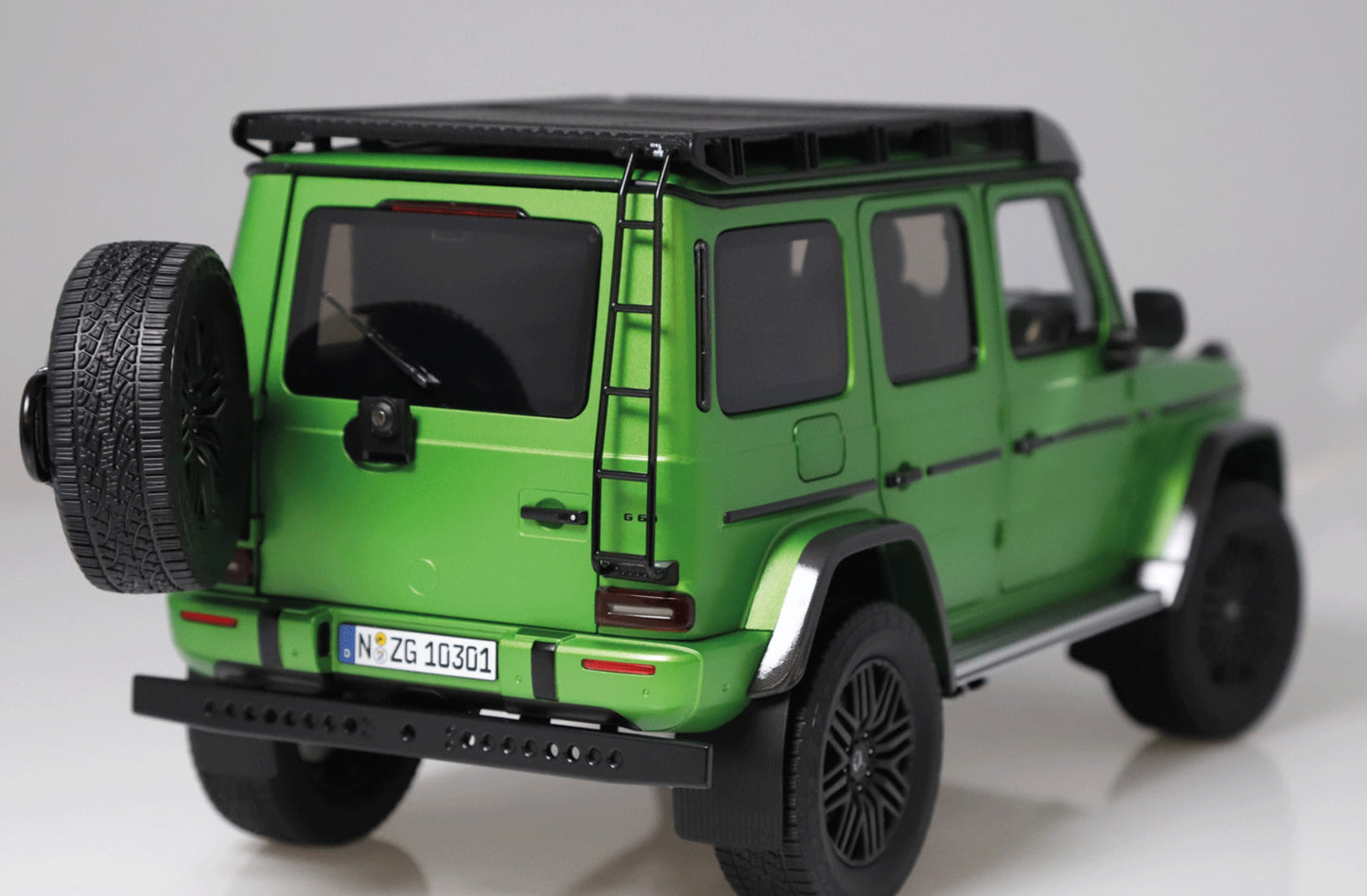 NZG 1:12 - Mercedes AMG G 63 4x4² W463 Offroad, green hell magno