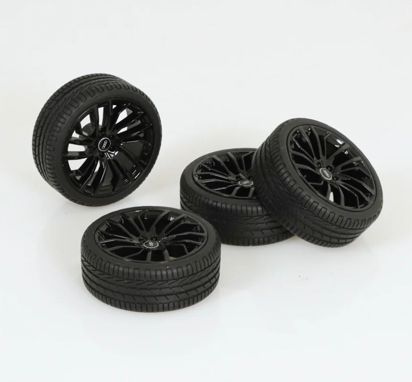 NZG 1:18 - Audi RS4 Avant 2020