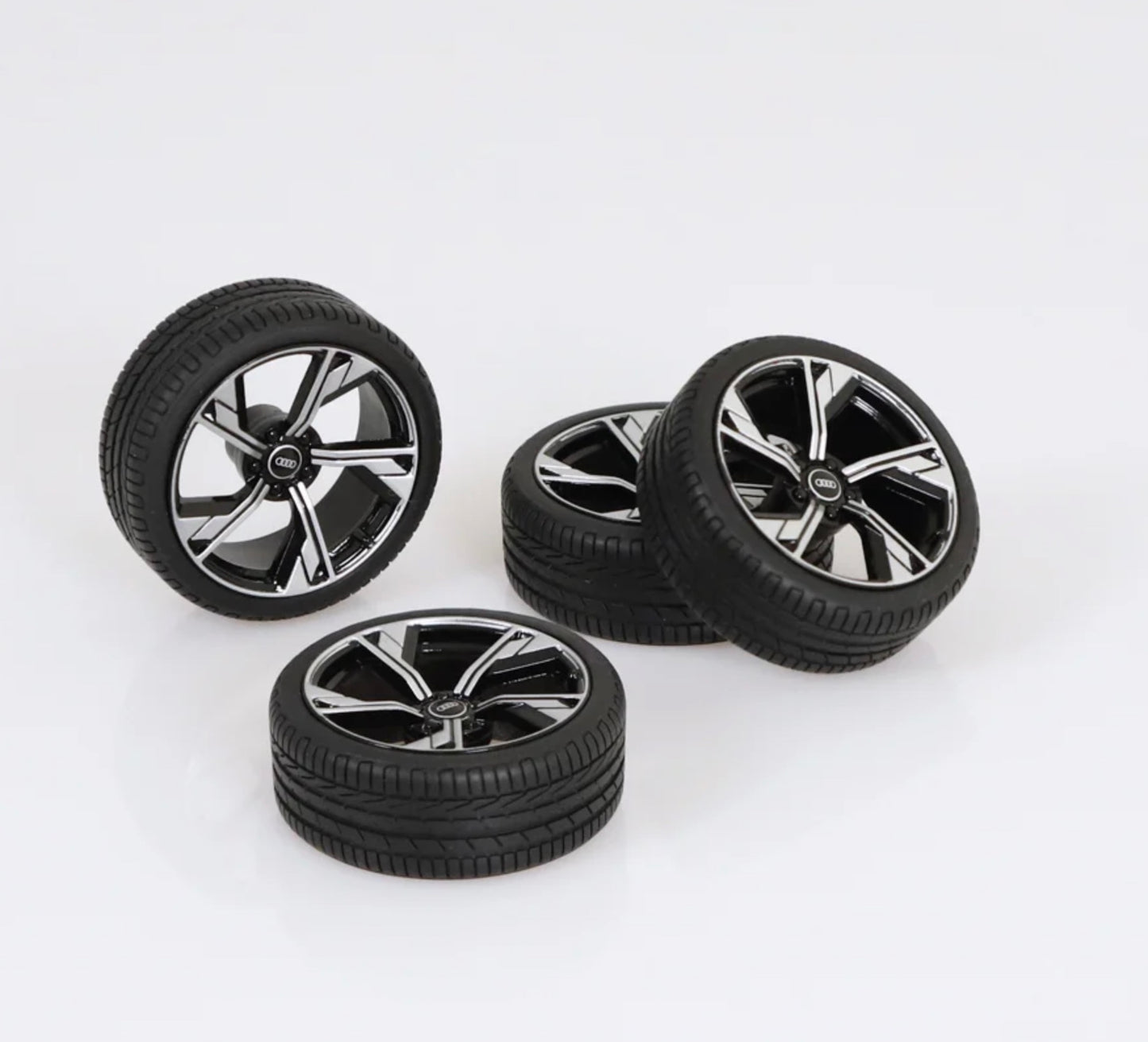 NZG 1:18 - Audi RS4 Avant 2020