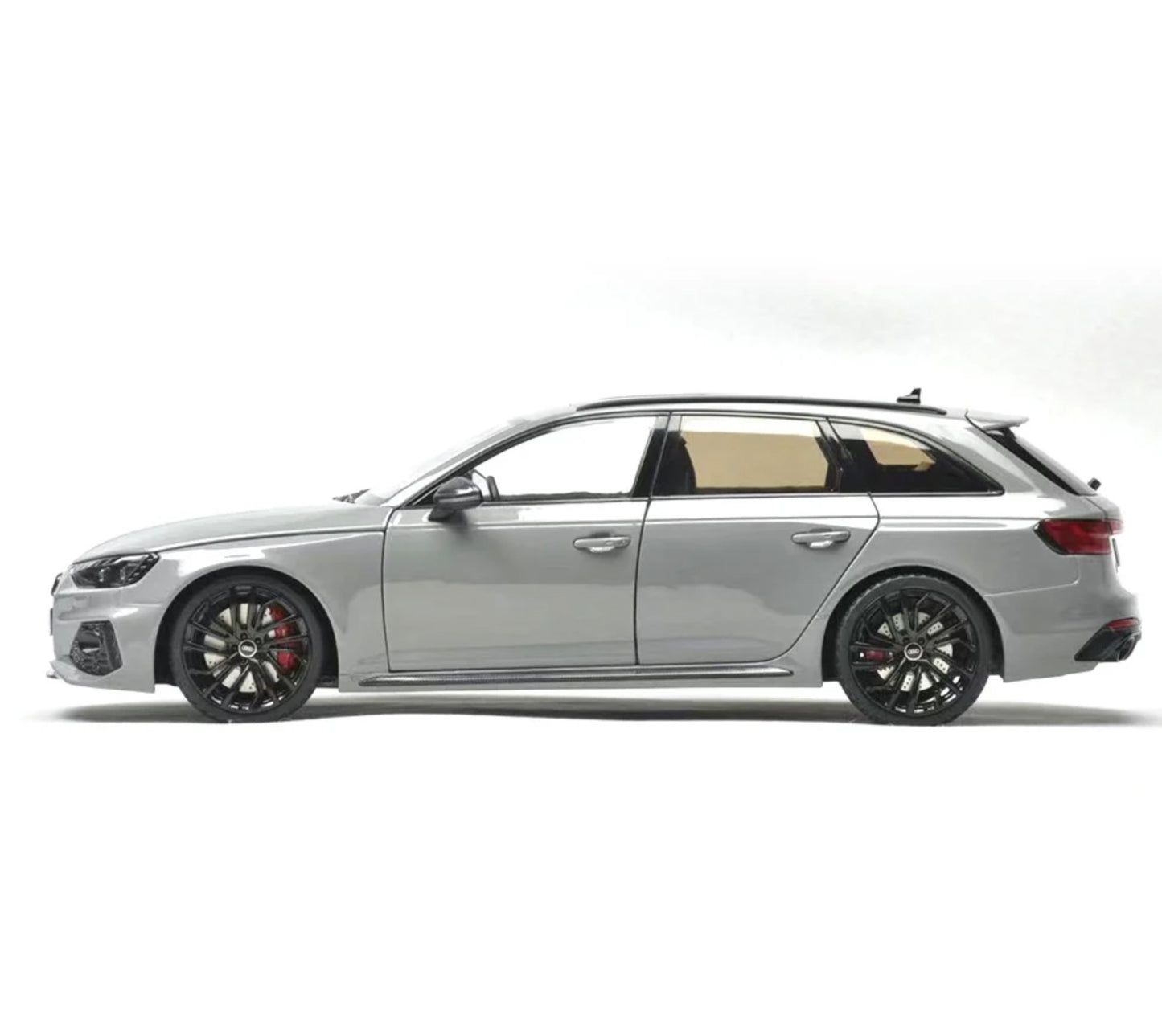 NZG 1:18 - Audi RS4 Avant 2020
