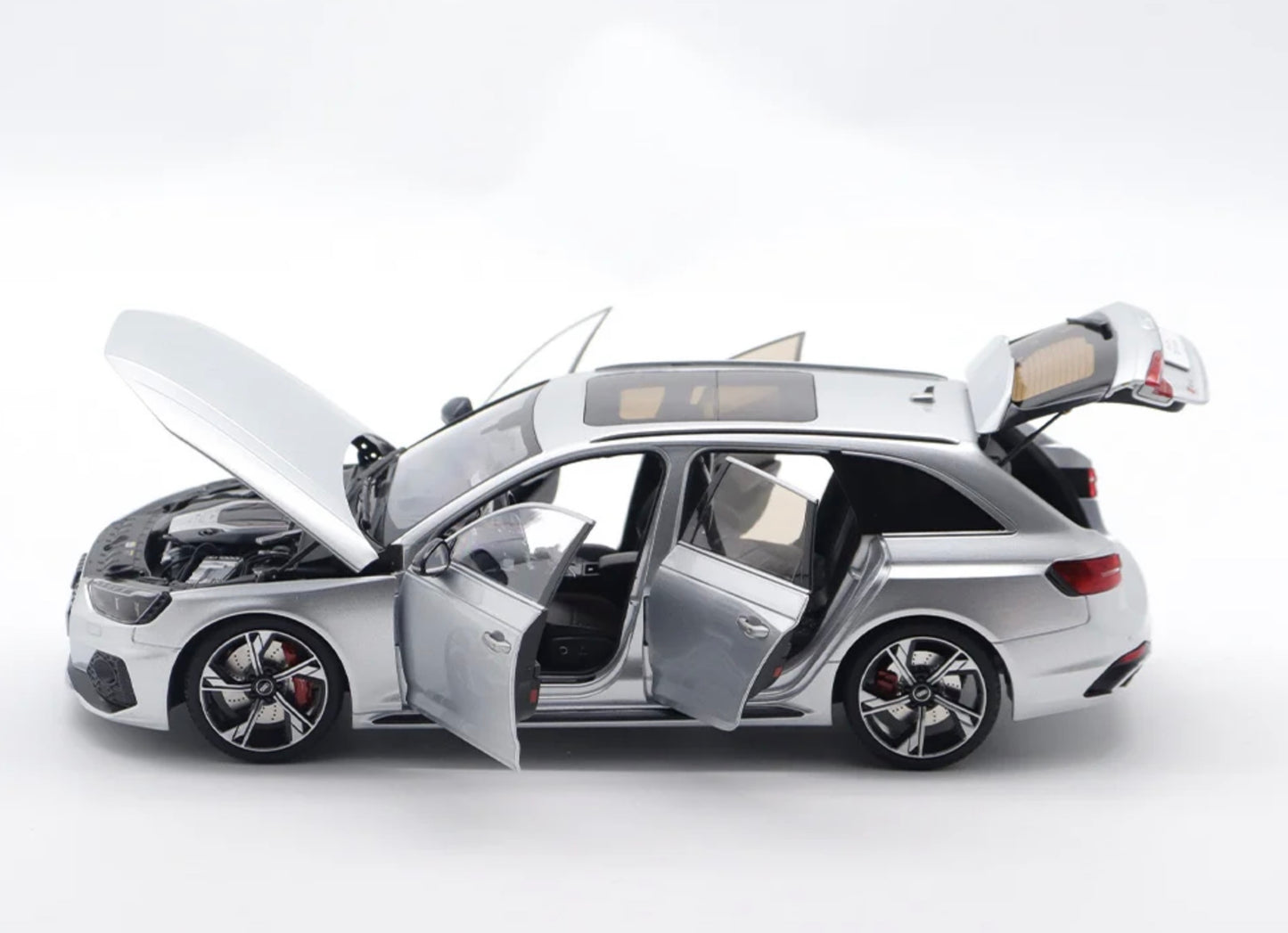 NZG 1:18 - Audi RS4 Avant 2020