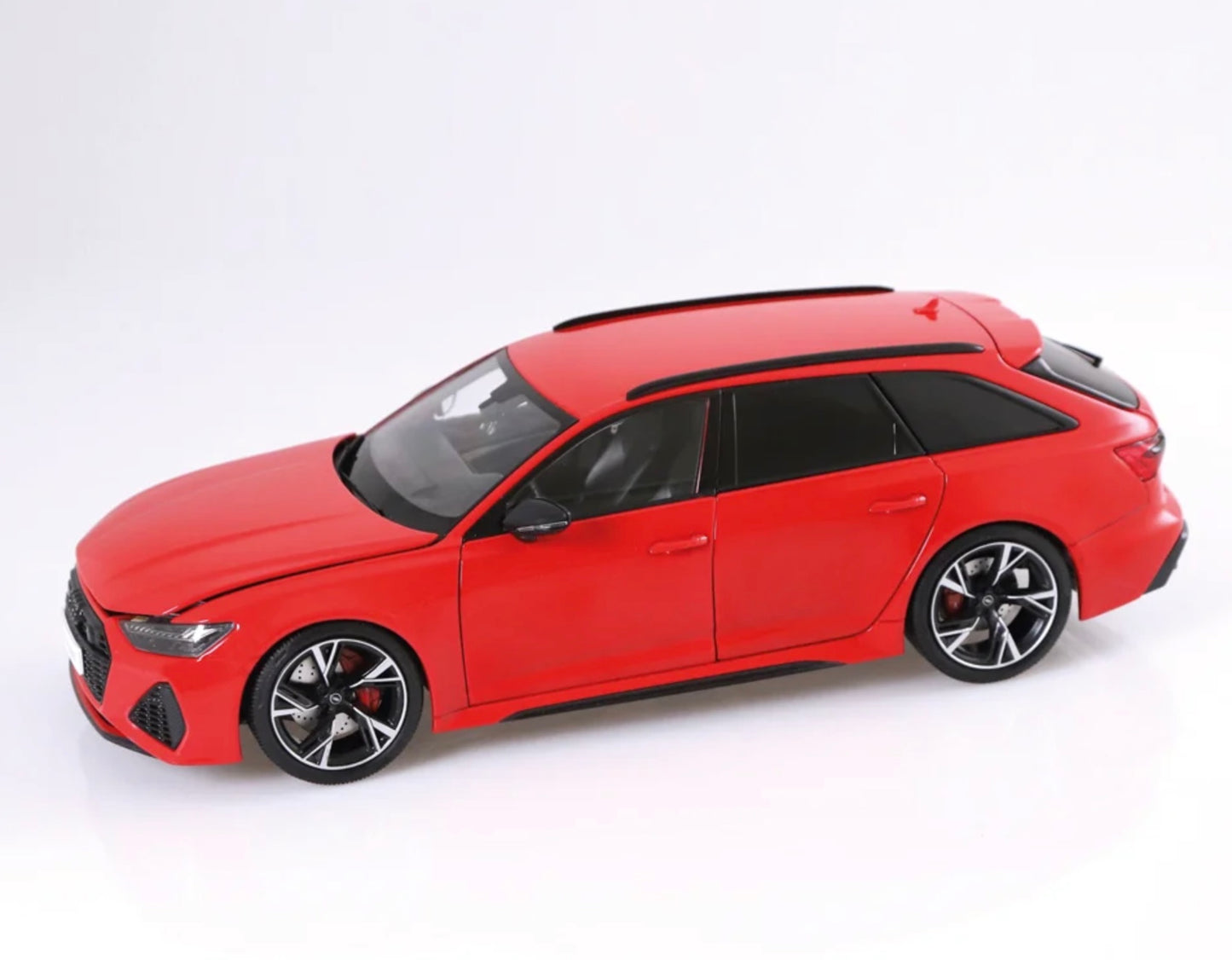 NZG 1:18 - Audi RS6 Avant 2021 C8 Red