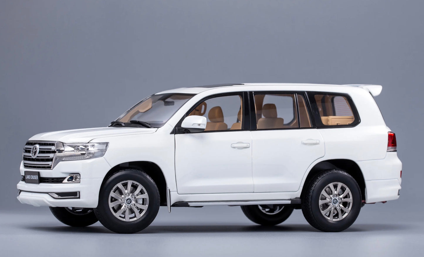 NZG 1:18 - Toyota Land Cruiser 2020 white