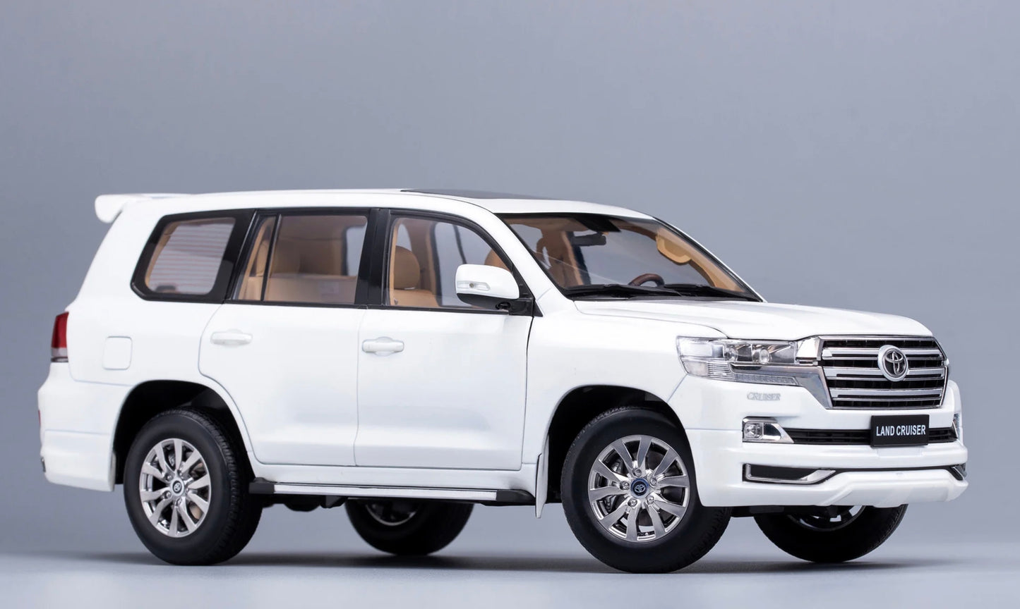 NZG 1:18 - Toyota Land Cruiser 2020 white