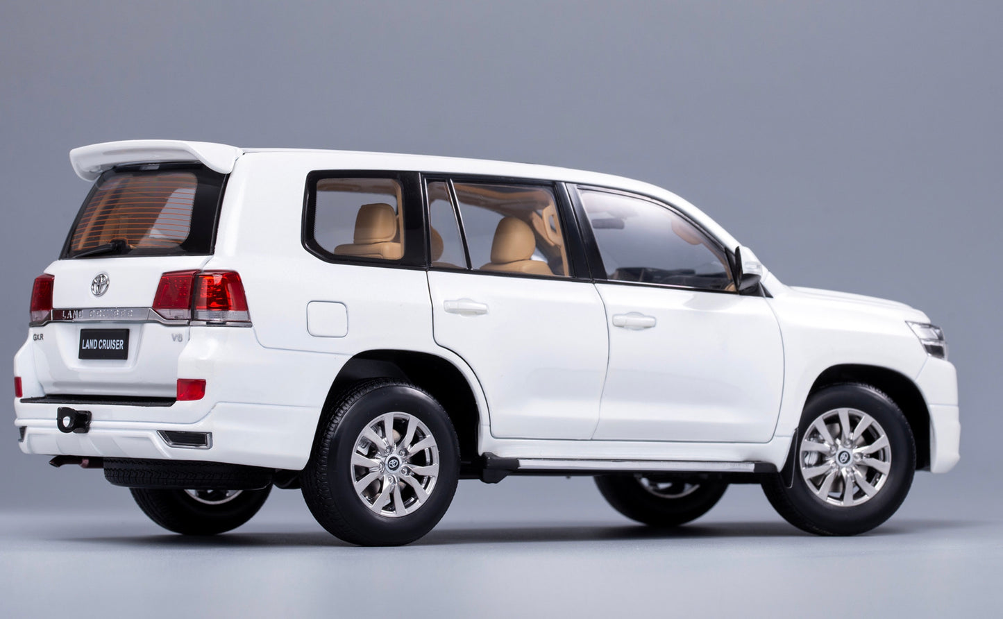 NZG 1:18 - Toyota Land Cruiser 2020 white