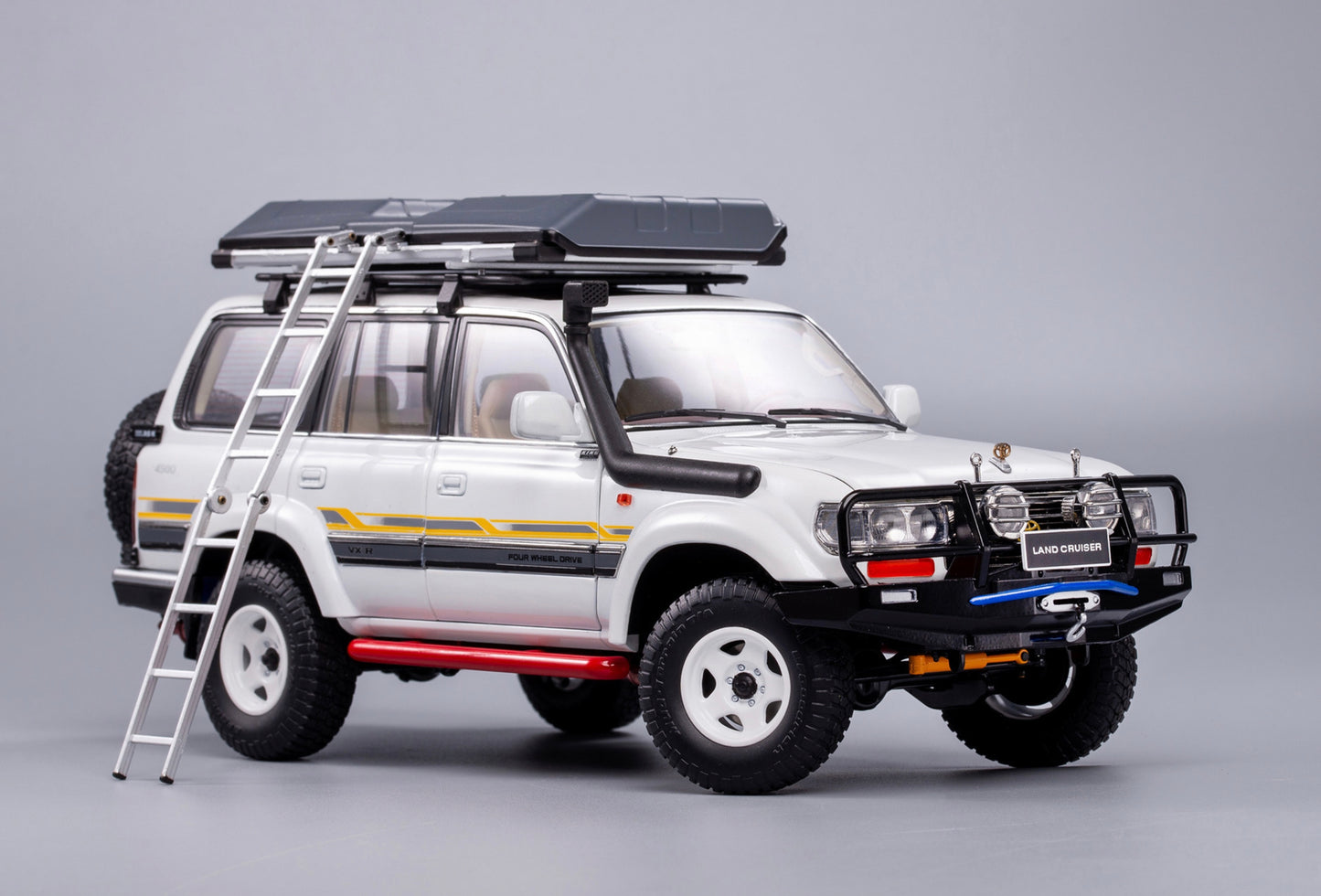 NZG 1:18 - Toyota Land Cruiser J8 white