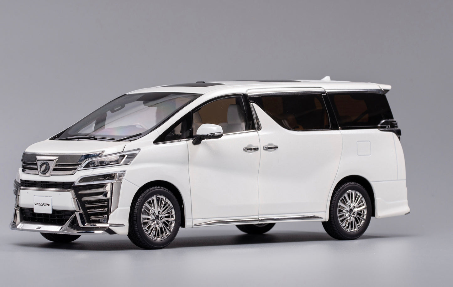 NZG 1:18 - Toyota Vellfire White