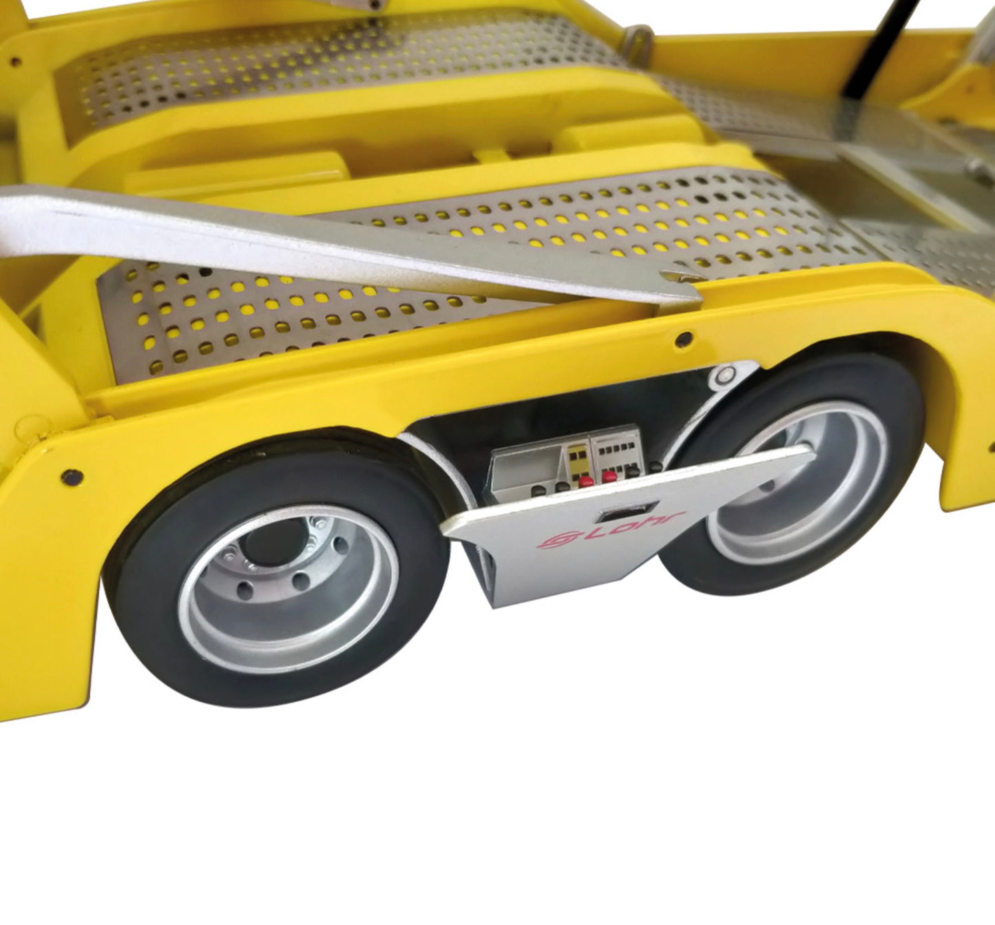 NZG 1:18 - Mercedes-Benz Actros GigaSpace 4x2 & Lohr autotransporter "ADAC"