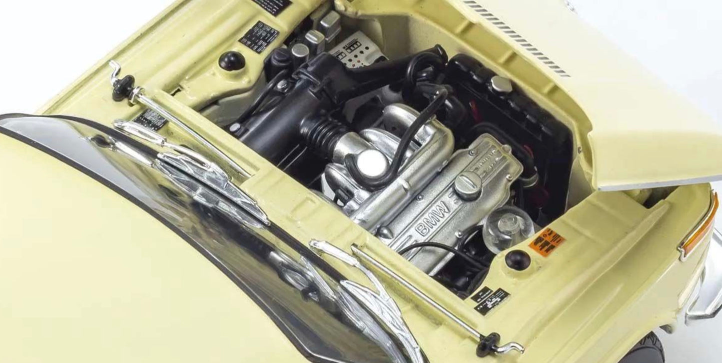 Kyosho 1:18 - BMW 2002 Tii 1972 Cream