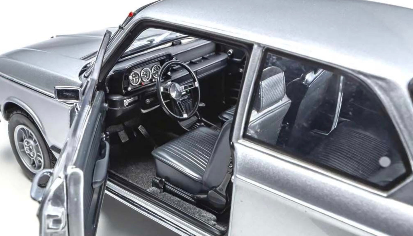 Kyosho 1:18 - BMW 2002 Tii 1972 Silver