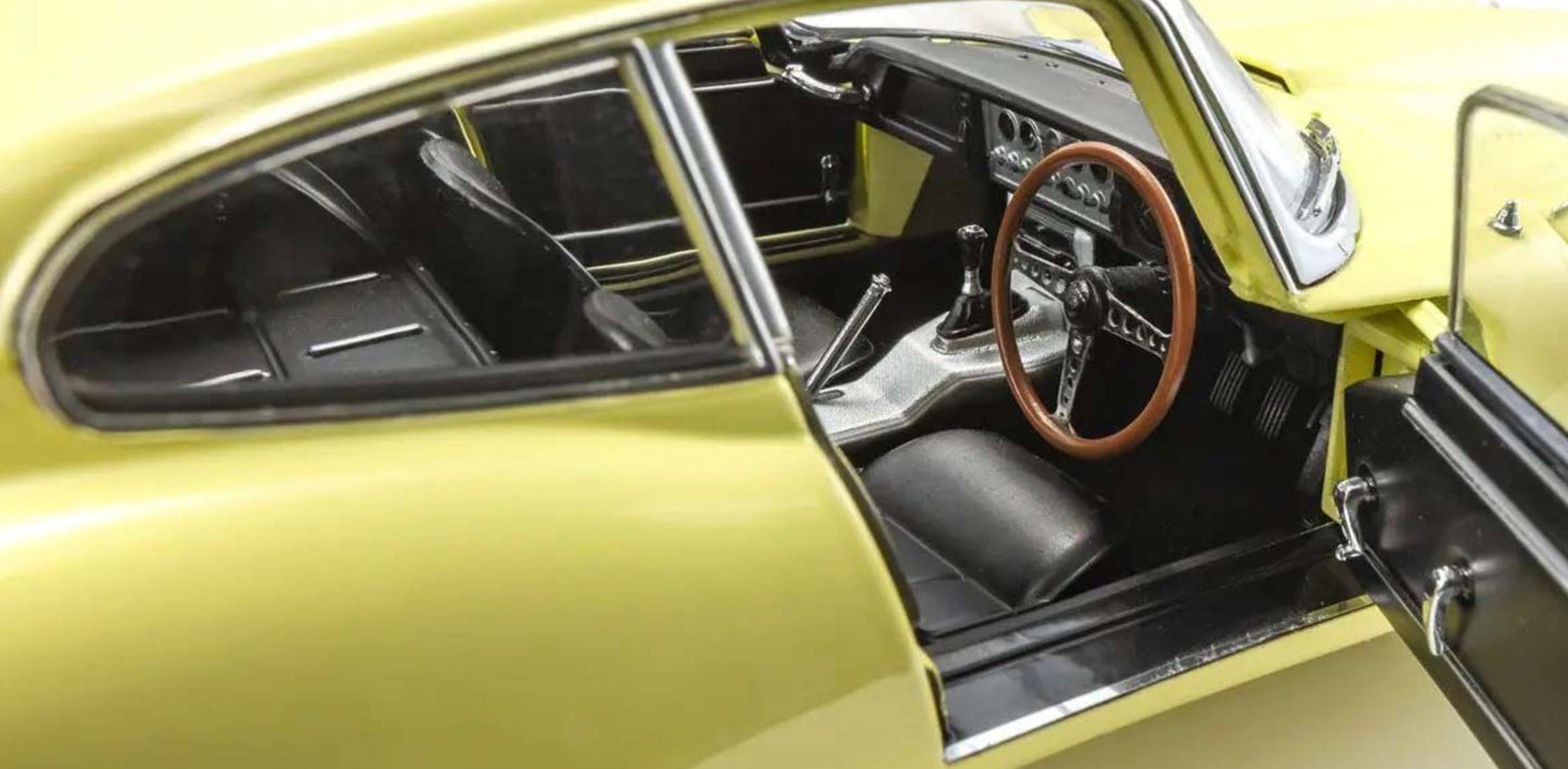 Kyosho 1:18 - Jaguar E-Type 3.8L Coupe MK1 1961 Pale Primose