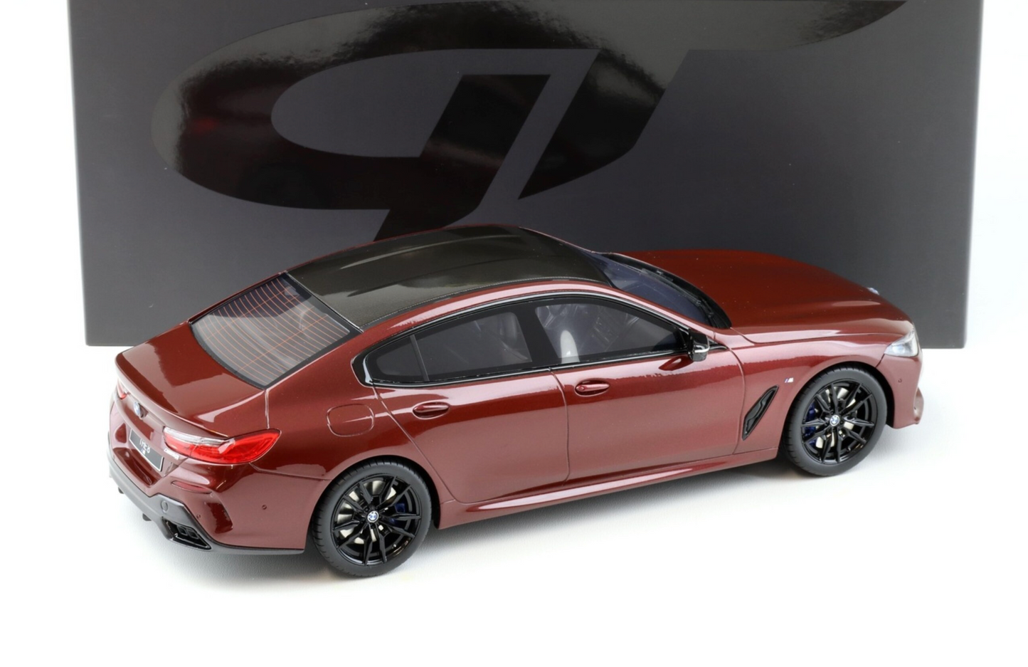 GT-Spirit 1:18 BMW M850i xDrive Performance 2023