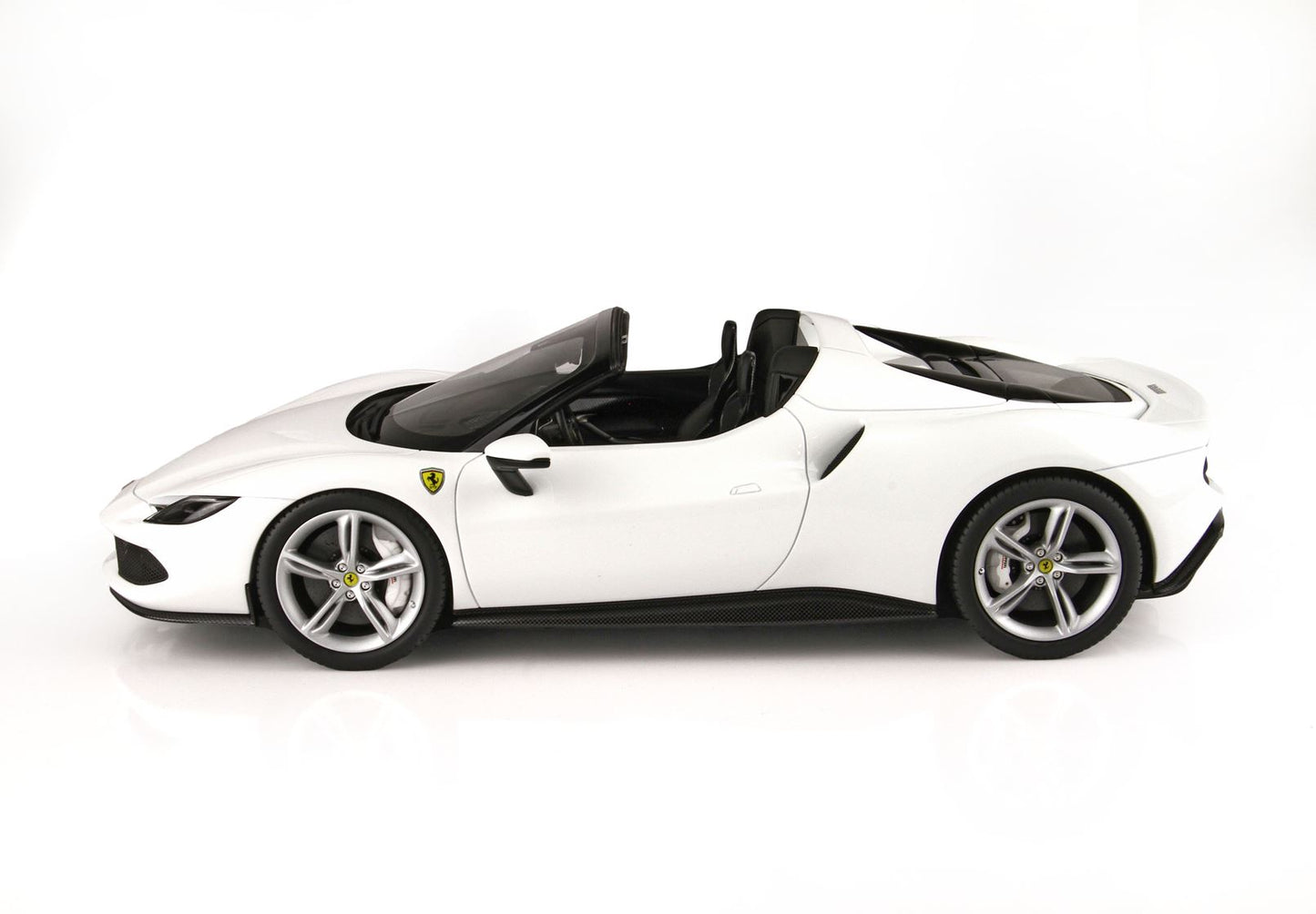 BBR Model 1:18 - Ferrari 296 GTS White Cervino