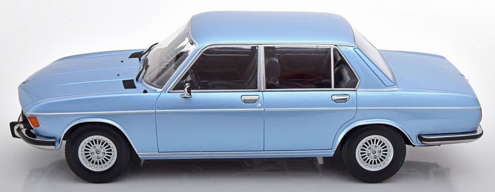 KK-Scale 1:18 - BMW T3.0S E3 2. Series 1971 Limited Edition 1250 pcs. Lichtblauw Metallic