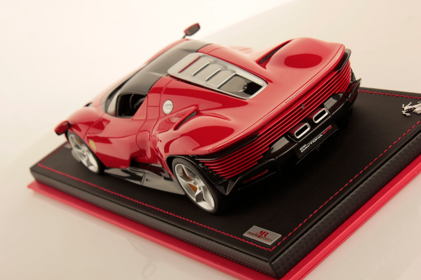 MR Collection Model - FERRARI DAYTONA SP3 1:18