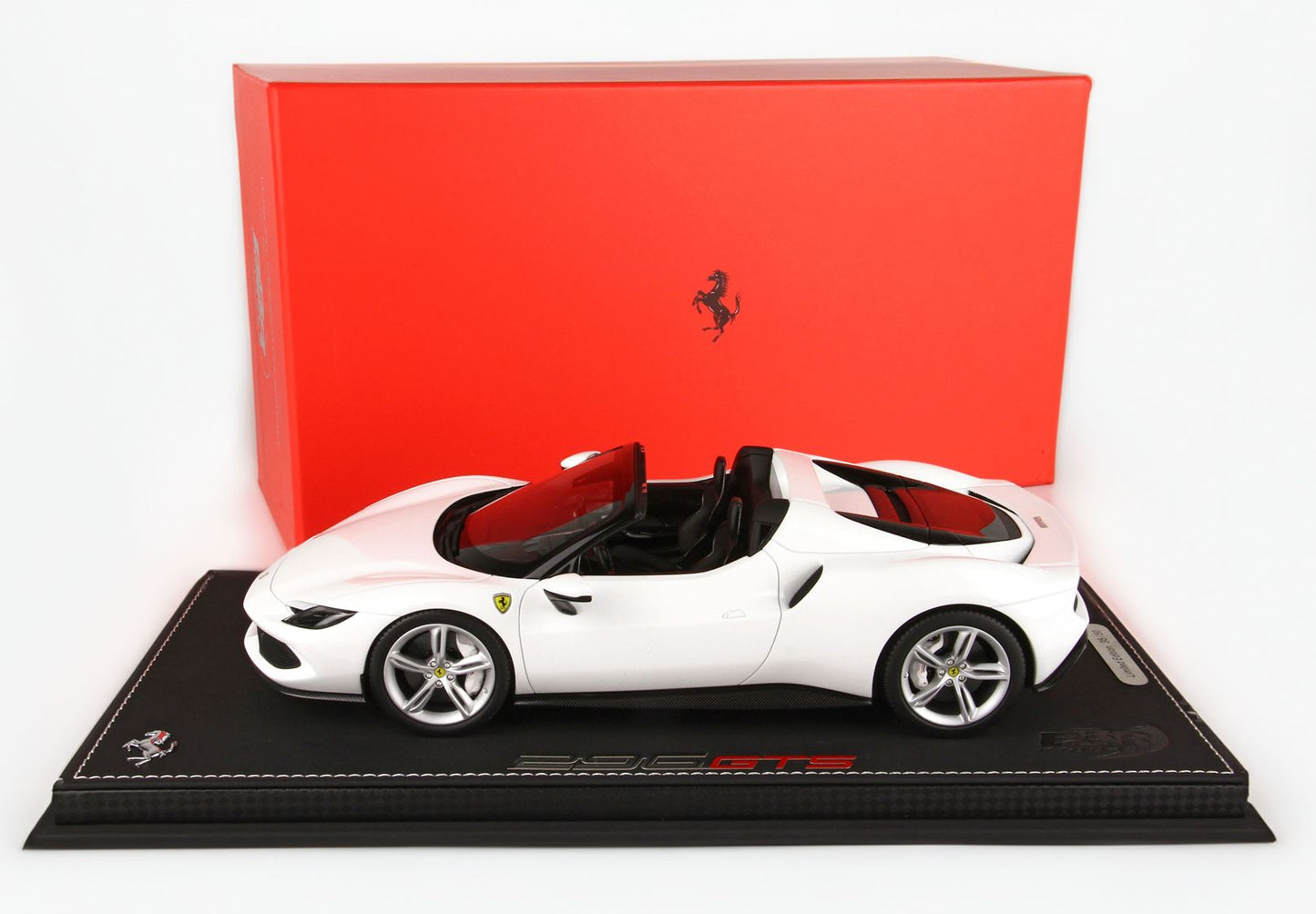 BBR Model 1:18 - Ferrari 296 GTS White Cervino