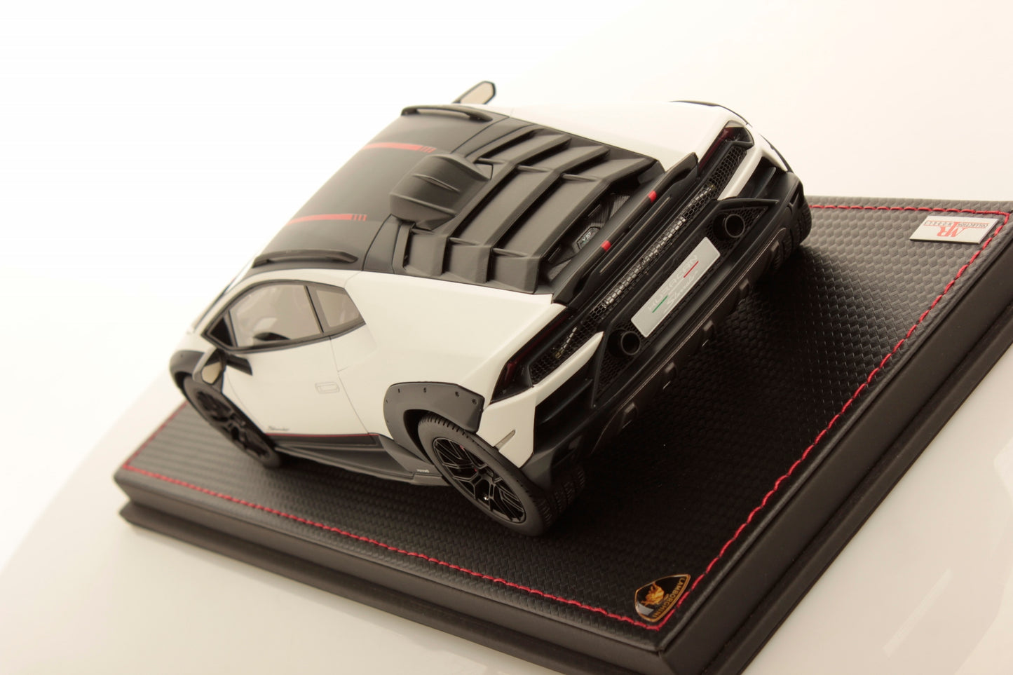 MR Collection Model - LAMBORGHINI HURACÀN STERRATO 1:18