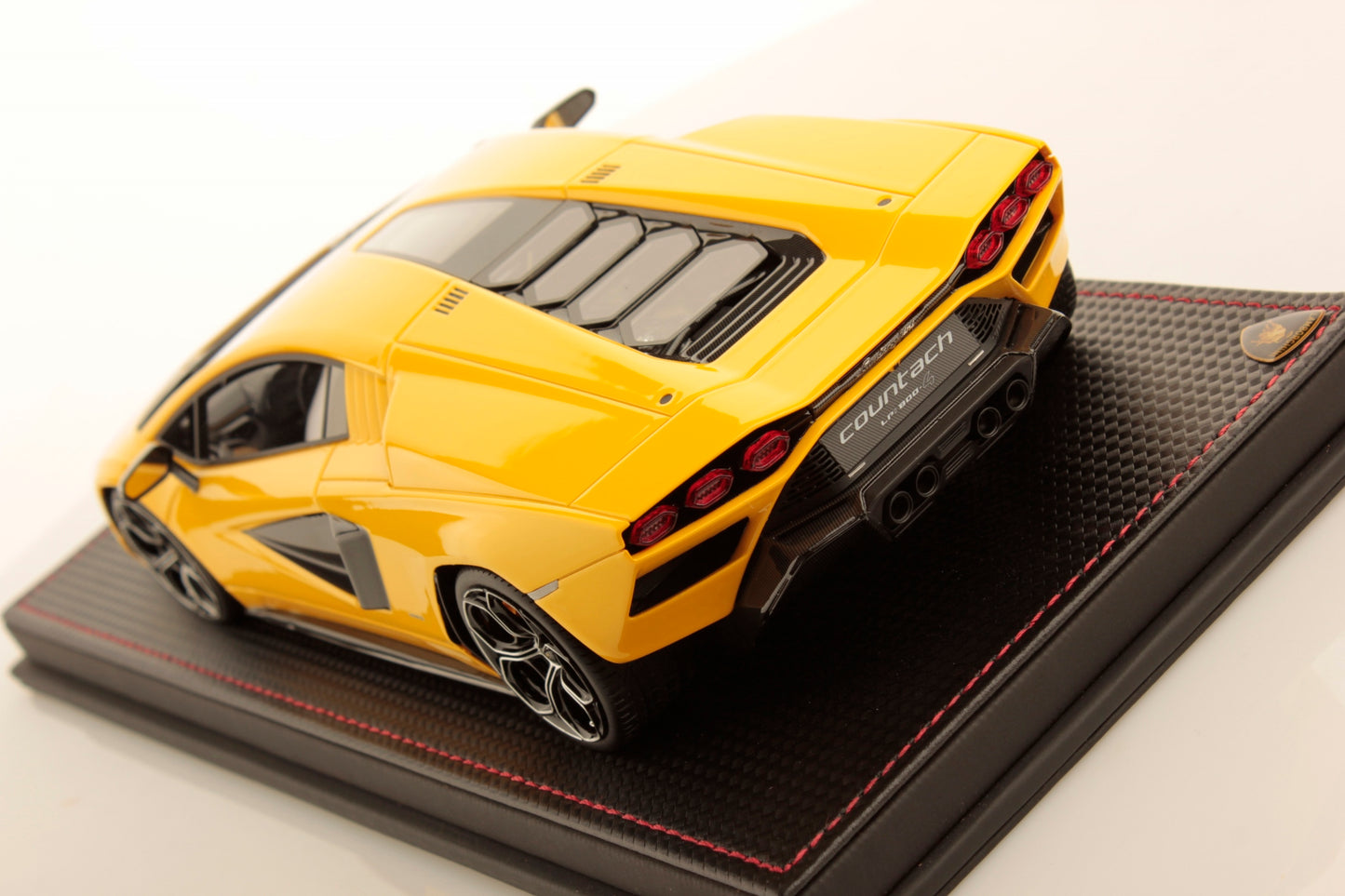 MR Collection Model - LAMBORGHINI COUNTACH LPI 800-4 1:18