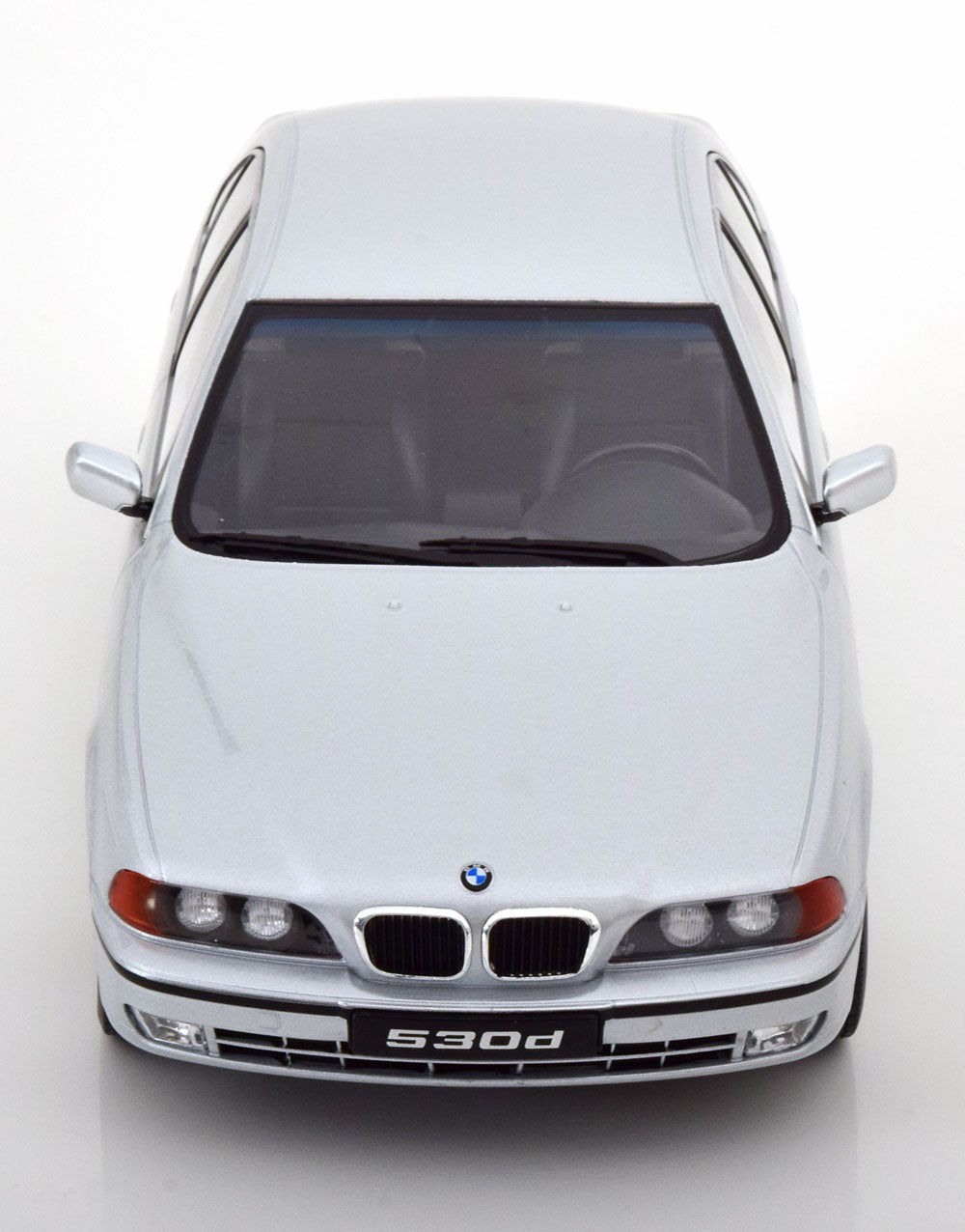 KK-Scale 1:18 - BMW 528i E39 Limousine 1995 Zilver