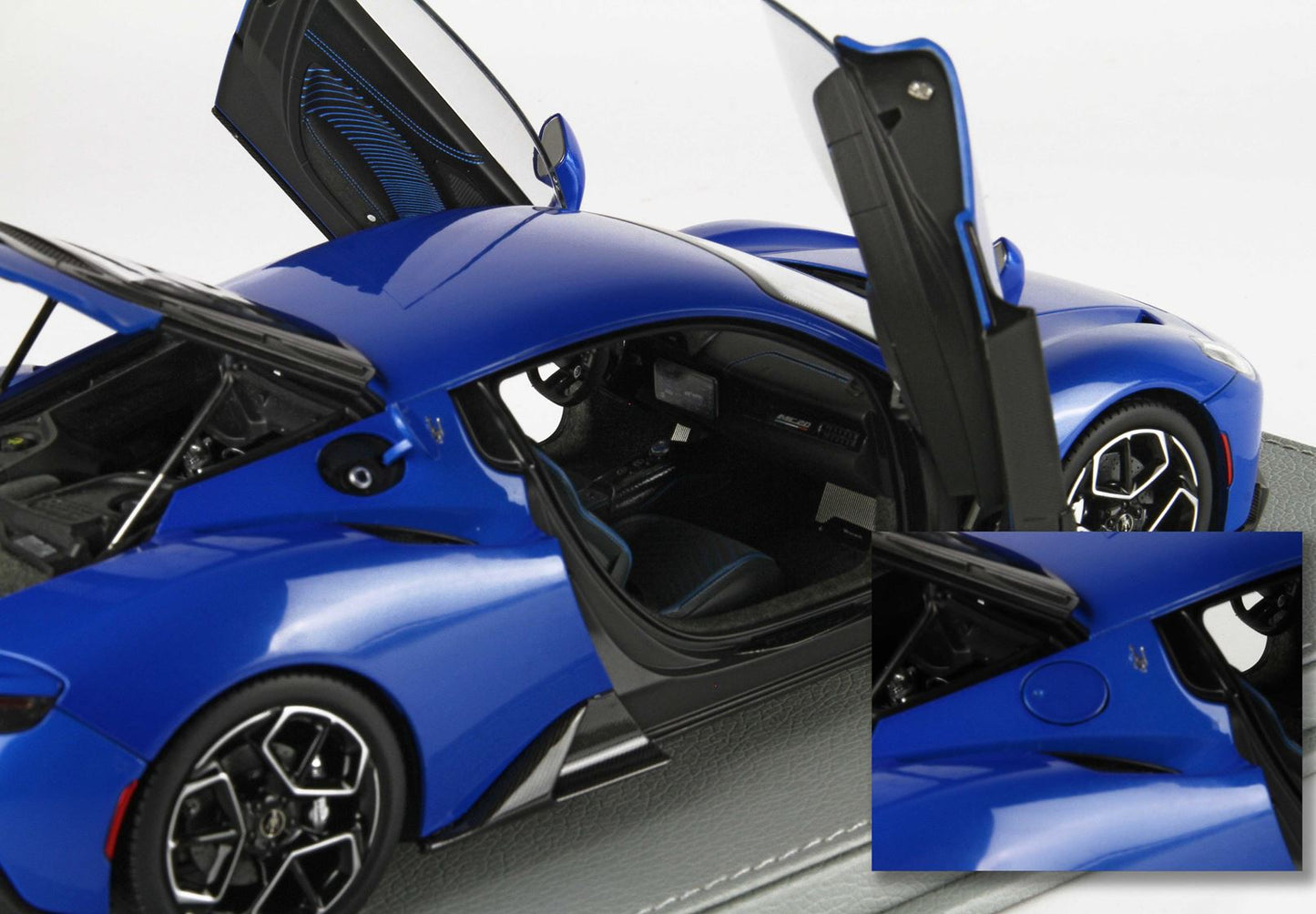 BBR Model 1:18 - Maserati MC20 Blu Infinito - Showcase Included