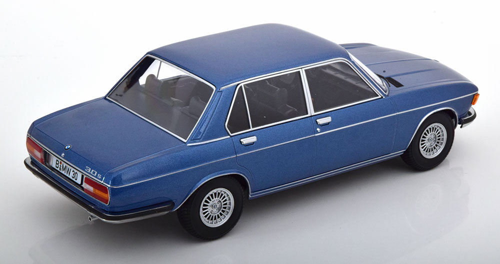 KK-Scale 1:18 - BMW 3.0S E3 2.Series 1971 Blauw Metallic