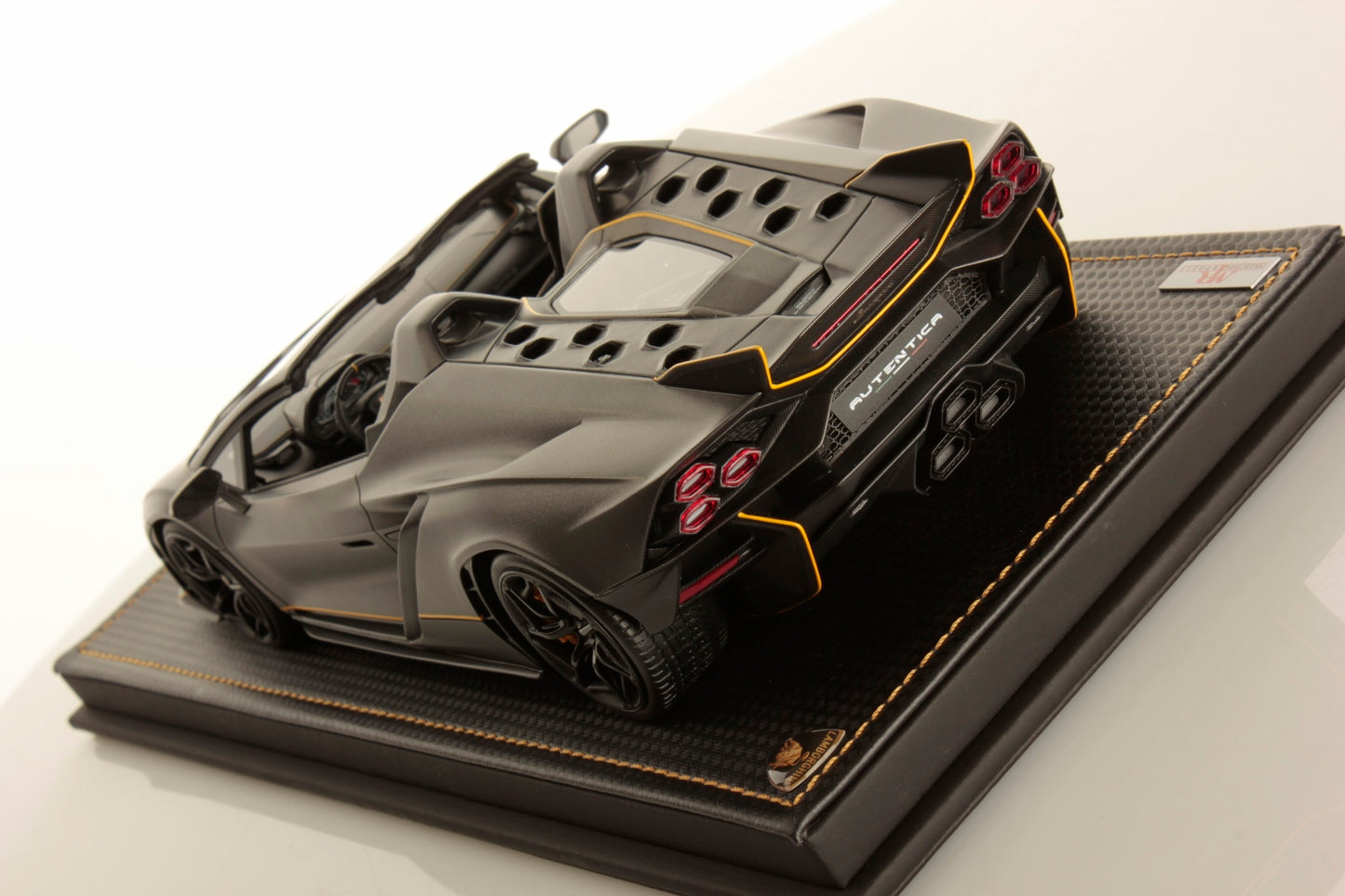 MR Collection Model - LAMBORGHINI AUTÉNTICA 1:18