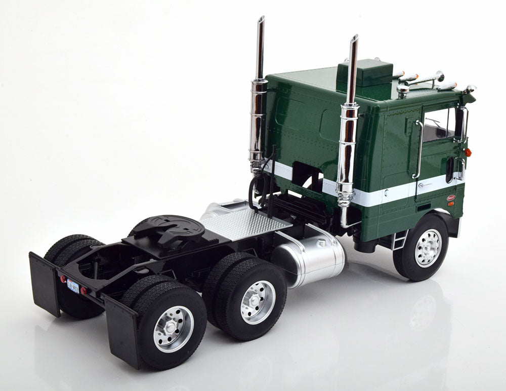 KK-Scale 1:18 - Peterbilt 352 Pacemaker 1977-1979 Groen Metallic