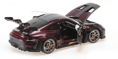 Minichamps 1:18 - PORSCHE 911 (992) GT3RS 2023 PURPLE W GOLD WHEELS
