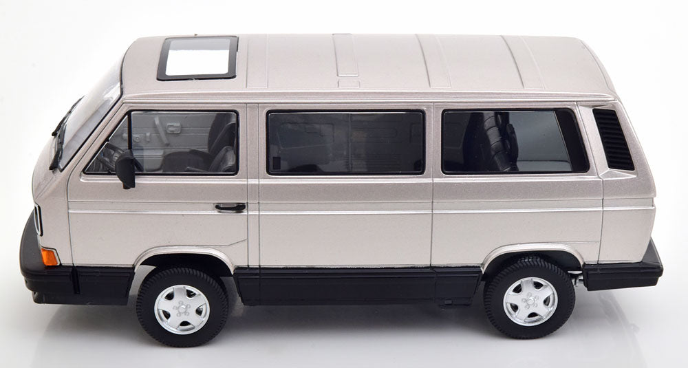 KK-Scale 1:18 - VW T3 Multivan Magnum 1987 Lichtgrijs Metallic