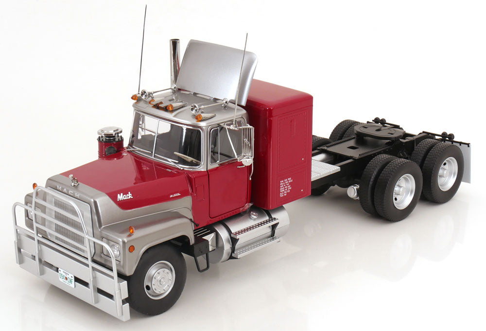 KK-Scale 1:18 - Mack RL 700L 1974 Rood Metallic