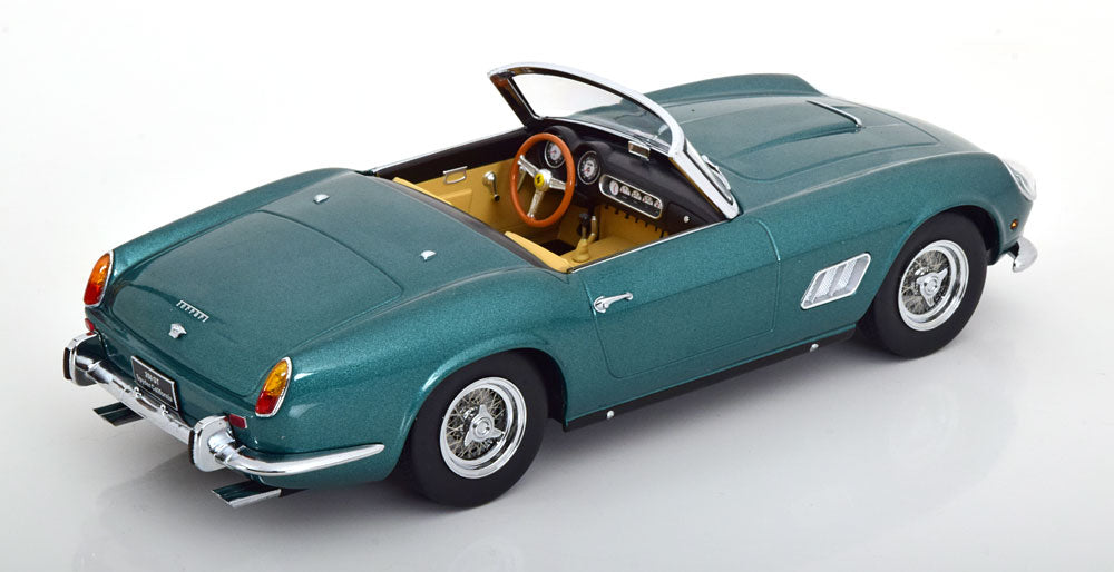 KK-Scale 1:18 - Ferrari 250 GT California Spyder European Version 960 Groen Metallic / Zilver