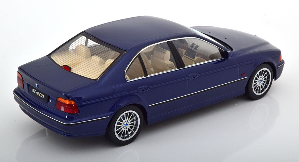 KK-Scale 1:18 - BMW 528i E39 Limousine 1995 Donkerblauw Metallic