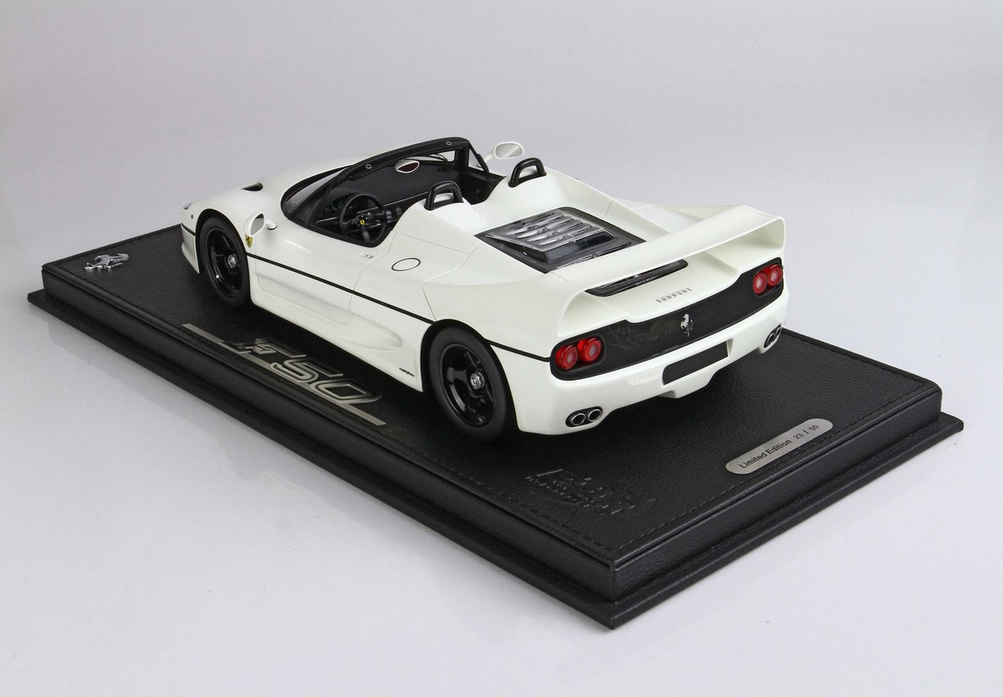 BBR Model 1:18 - Ferrari F50 Coupe 1995 Spider Version Avus White Race Wheels