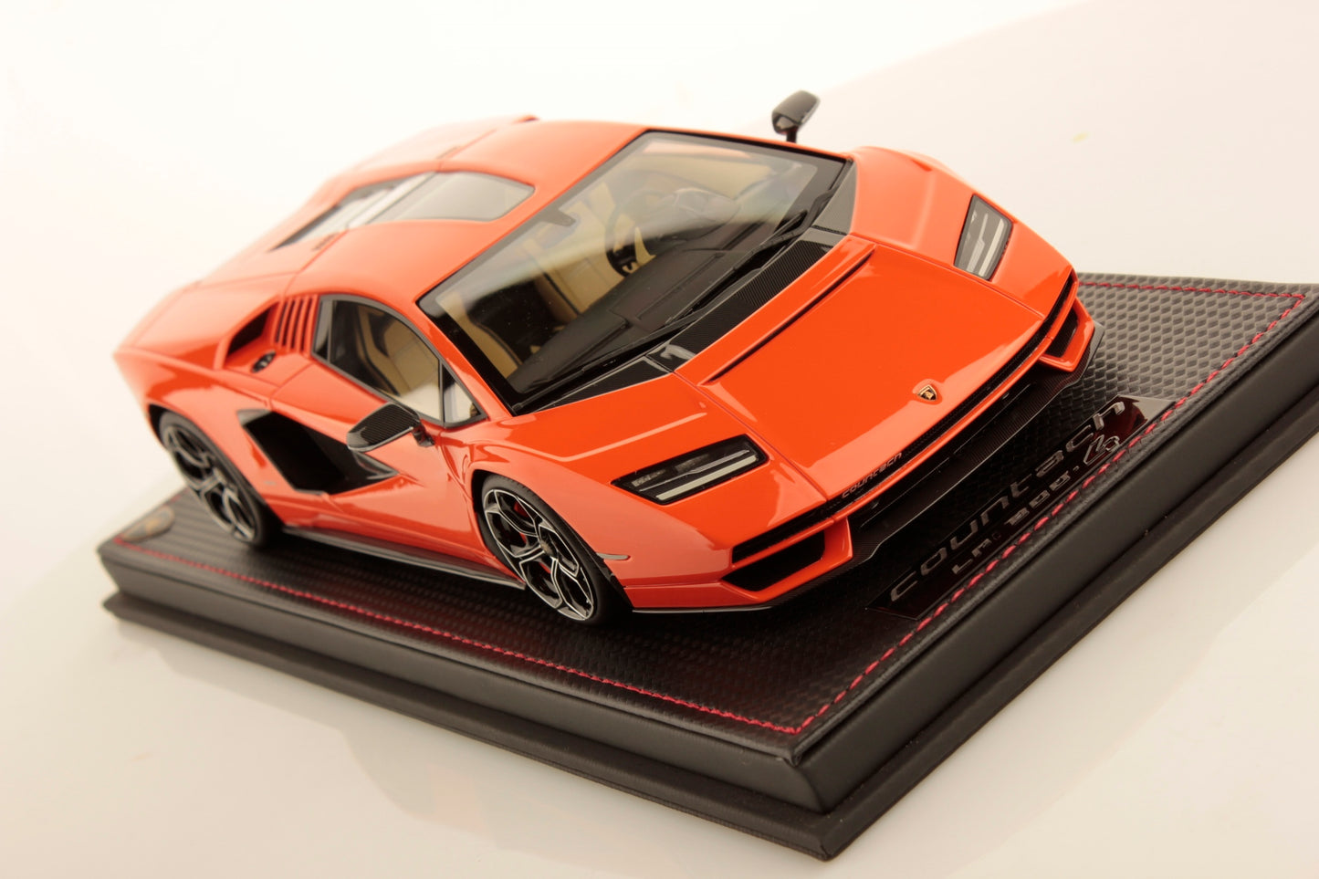 MR Collection Model - LAMBORGHINI COUNTACH LPI 800-4 1:18