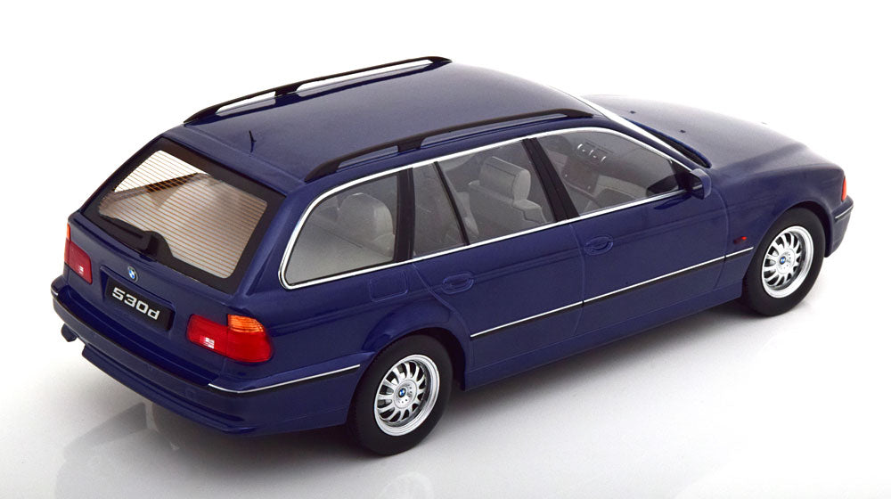 KK-Scale 1:18 - BMW 520i E39 Touring 1997 Blauw Metallic