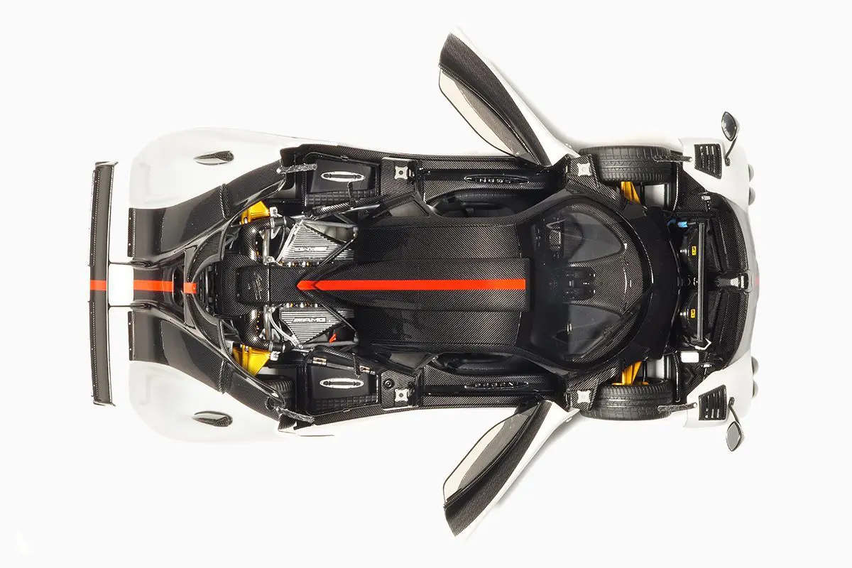 Almost Real 1:18 - Pagani Zonda Cinque Coupe 2009