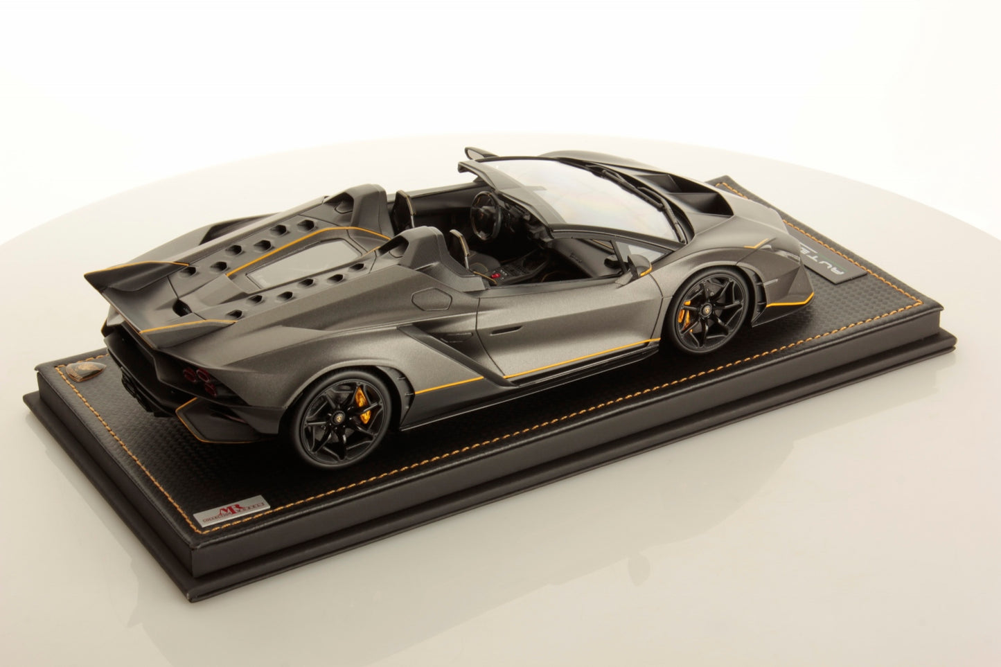 MR Collection Model - LAMBORGHINI AUTÉNTICA 1:18