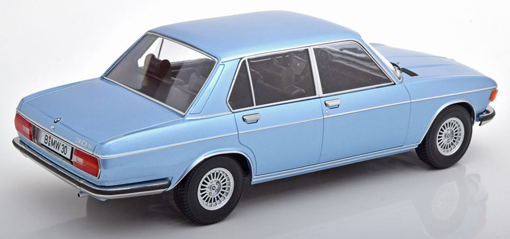 KK-Scale 1:18 - BMW T3.0S E3 2. Series 1971 Limited Edition 1250 pcs. Lichtblauw Metallic